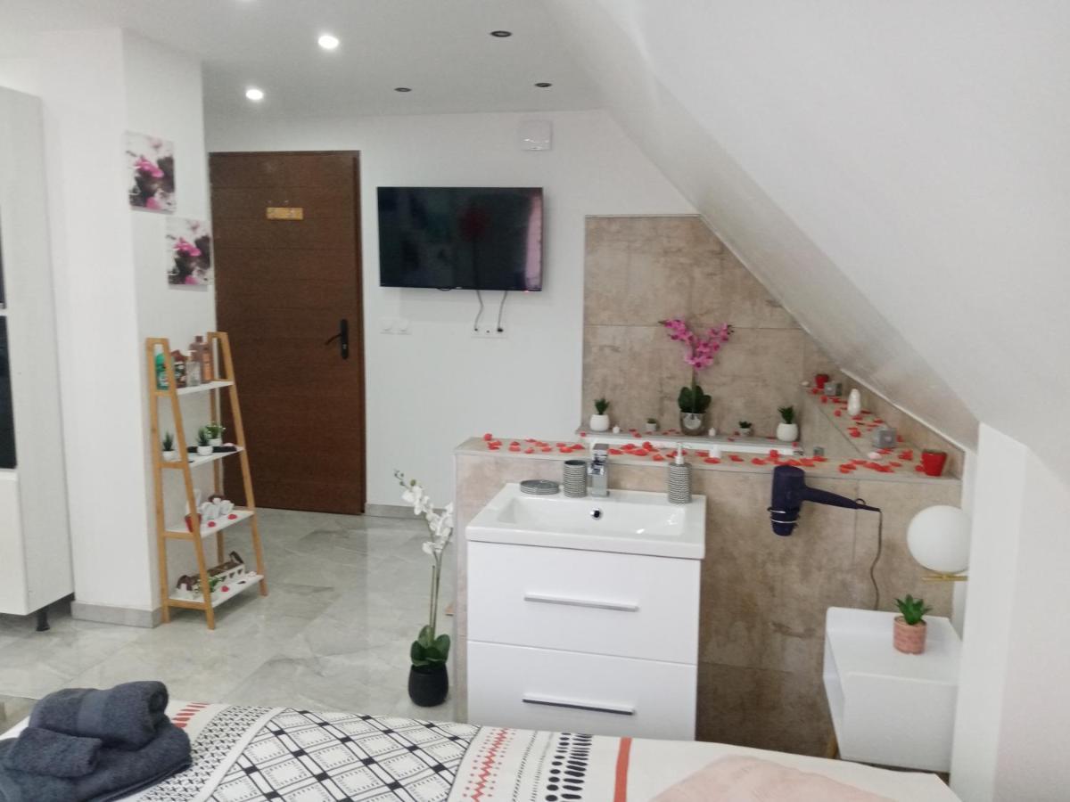 Studio Jacuzzi Au Centre Colmar Ngoại thất bức ảnh